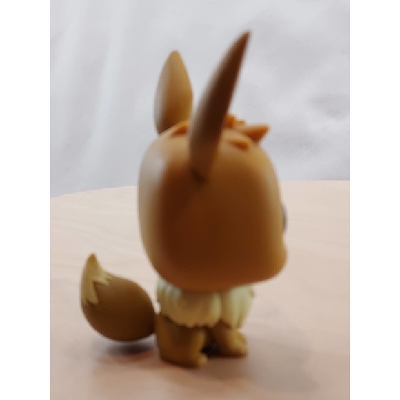 Funko POP! Pokémon Eevee #577 Vinyl Figurine - Picture 5 of 6